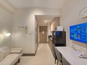 1BR Unit Condotel w Balcony FAME Residences #FM59